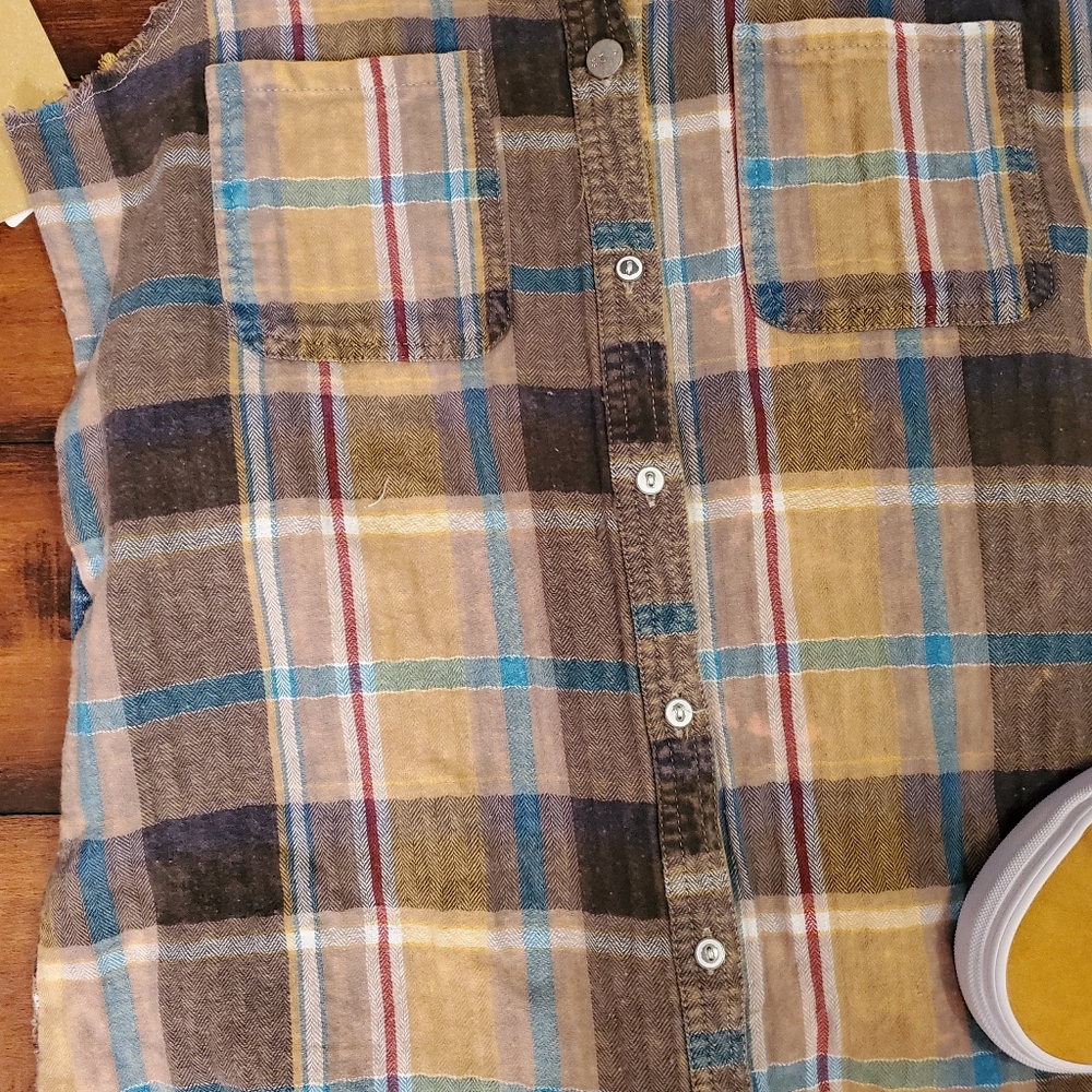 Top - Picture 2 of 2